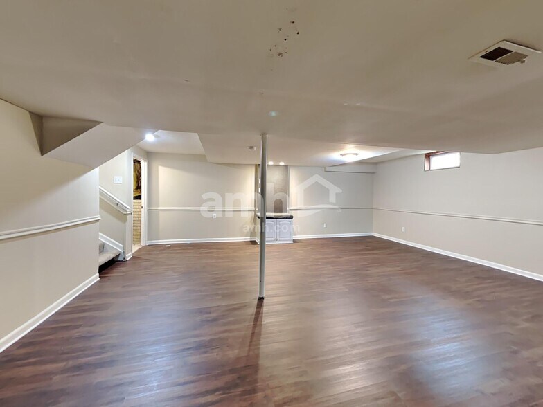 Building Photo - 9037 Maren Ct