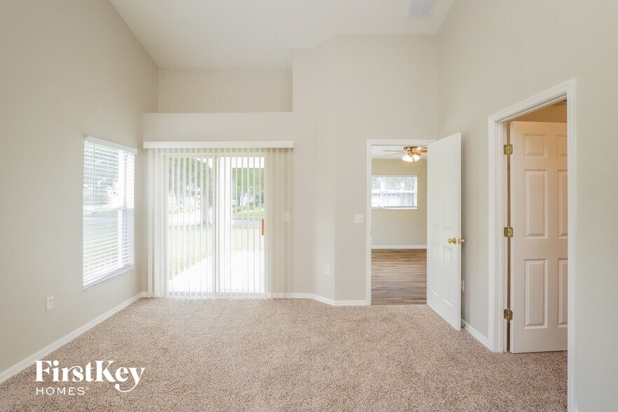 Building Photo - 2513 Balmoral Dr