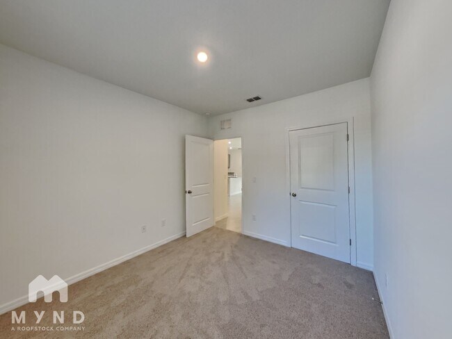 Building Photo - 6975 Faben Ln