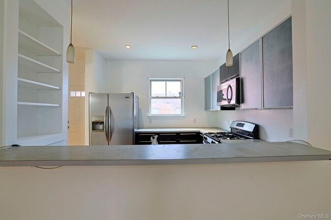 Building Photo - 38 E Parmenter St