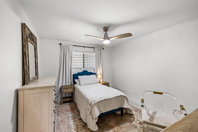 Building Photo - 2512 Azalea Ct