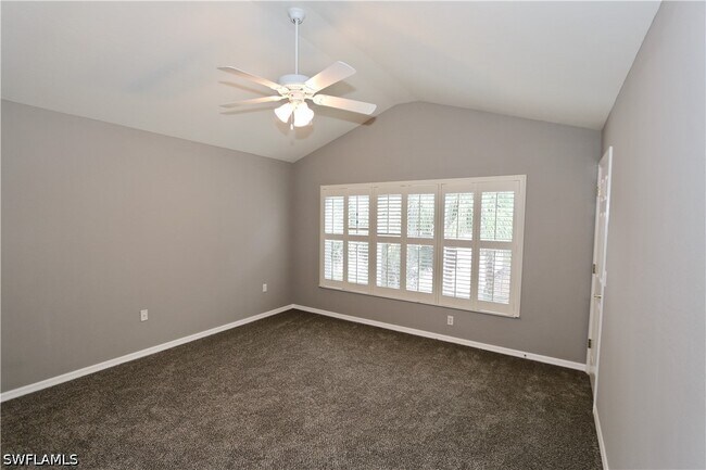 Building Photo - 1055 Albany Ct