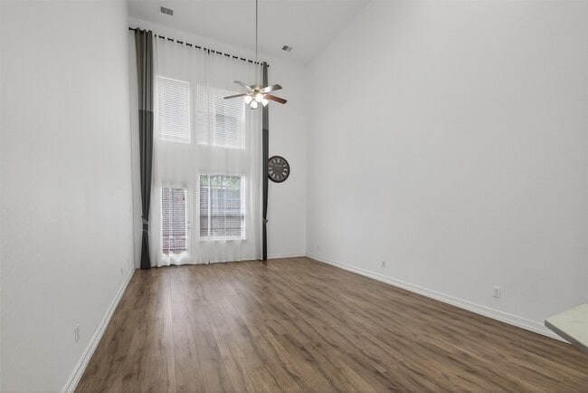 Building Photo - 1314 Glenwood Canyon Ln