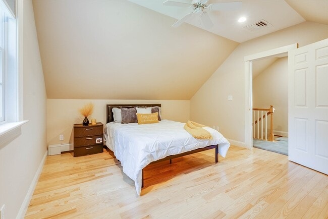 Building Photo - 3 W Hollow