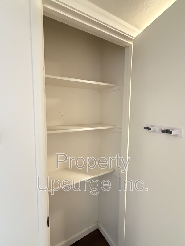 Building Photo - 330 Bird St