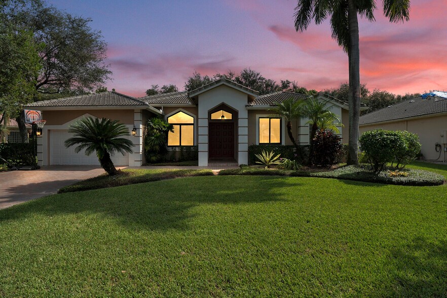 Building Photo - 5718 NW 50th Dr