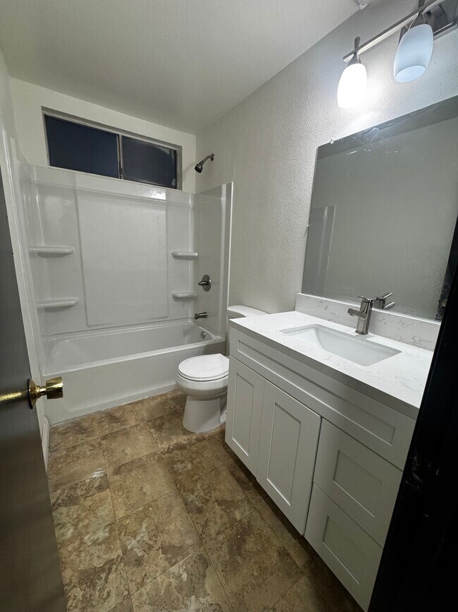 Building Photo - 4310 W 170th St