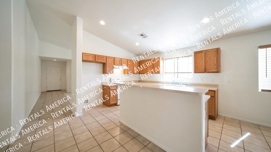 Building Photo - 3976 E Isaiah Dr