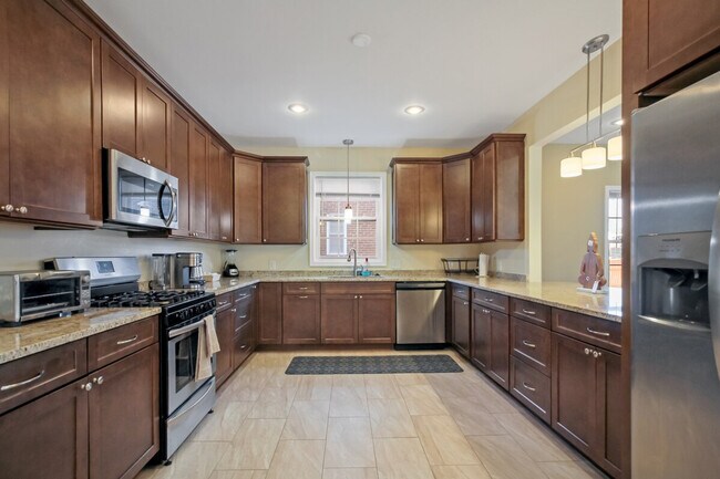 Building Photo - 2759 Greenway Blvd