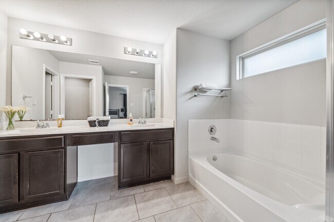 Building Photo - 6926 Ithaca Heights Ln