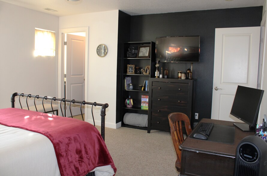 Building Photo - 10022 Agate Ln