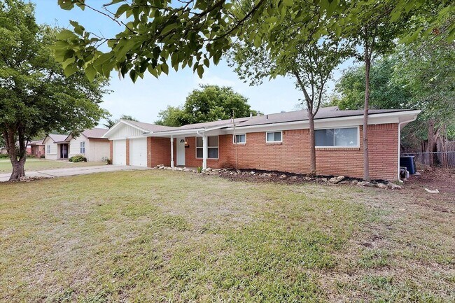 Building Photo - 3BR/2BA North Richland Hills Home with Updated Finishes
