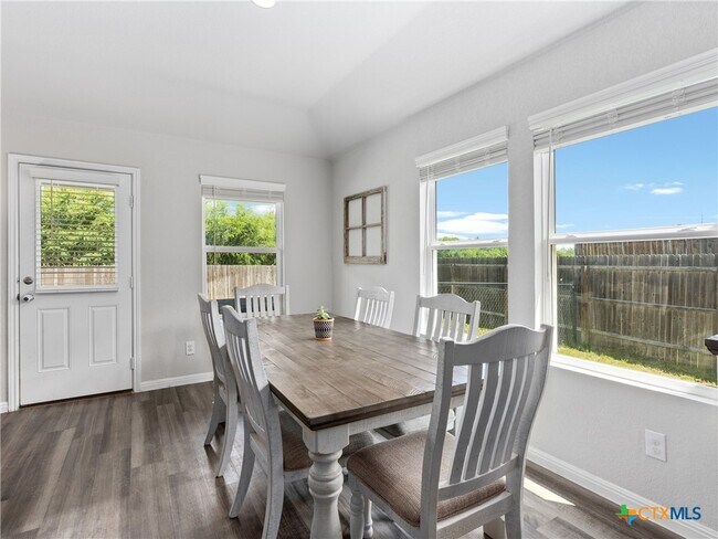 Building Photo - 597 Summersweet Rd