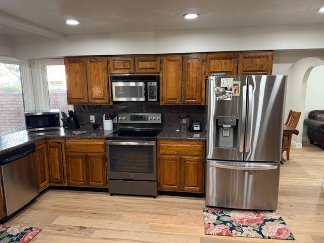 Building Photo - 545 S Valley View Dr