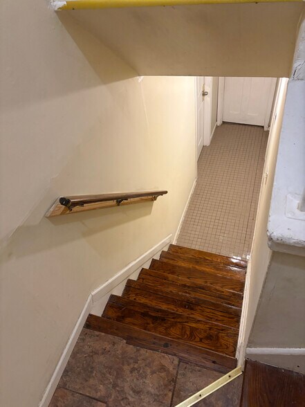 Building Photo - 8413 Cottonwood Dr