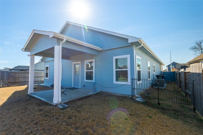 Building Photo - 32422 Clouser Crawdad Ct