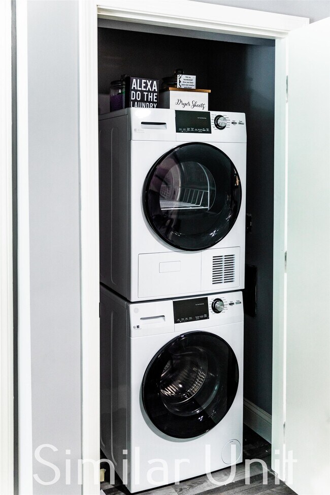 Building Photo - 25 Westgate Dr