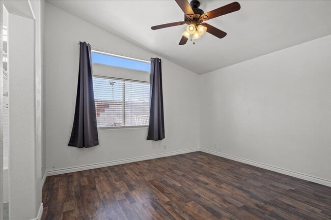 Building Photo - Single Story 3 Bedroom Home with Open Concept
