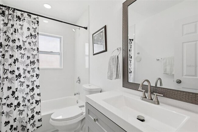 Building Photo - 3530 Goodrich Ave