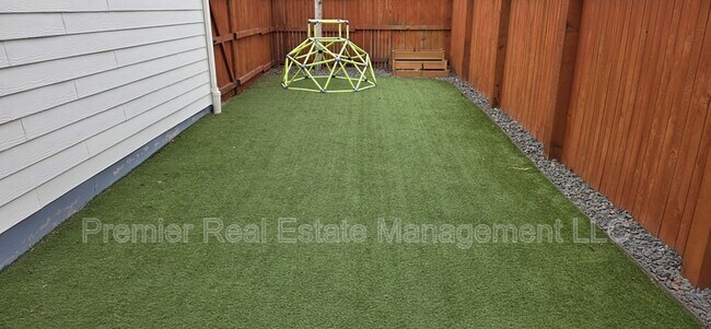 Building Photo - 11379 E 25th Dr