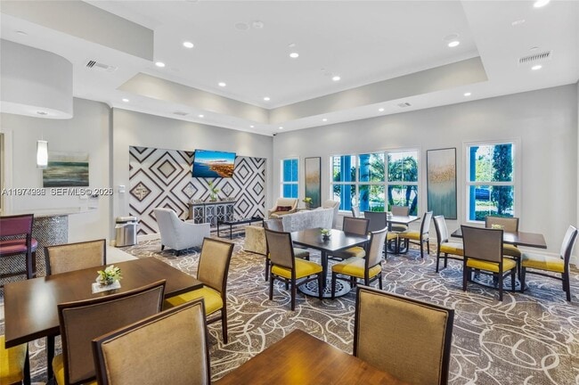 Building Photo - 932 Banyan Dr