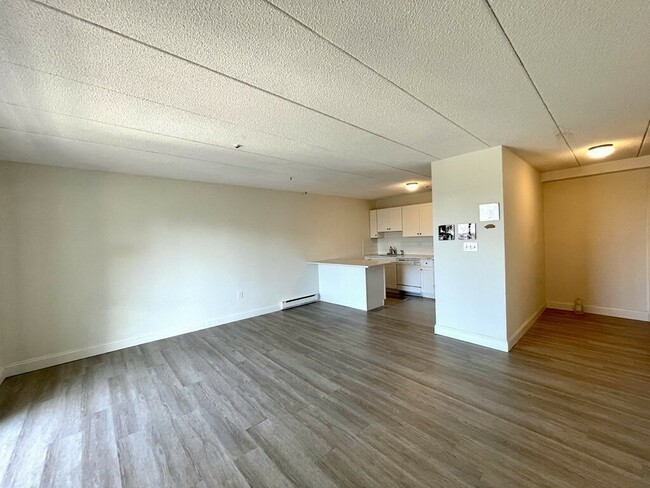 Building Photo - 308 Quarry St