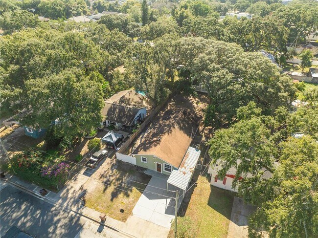 Building Photo - 908 Van Lieu St