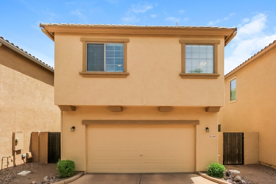 Building Photo - 3884 E Santa Fe Ln