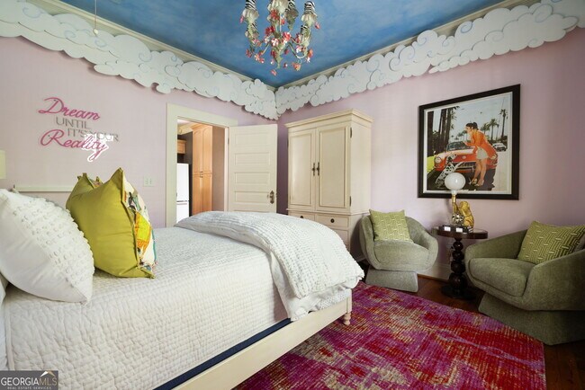 Building Photo - 28 Clay St SE