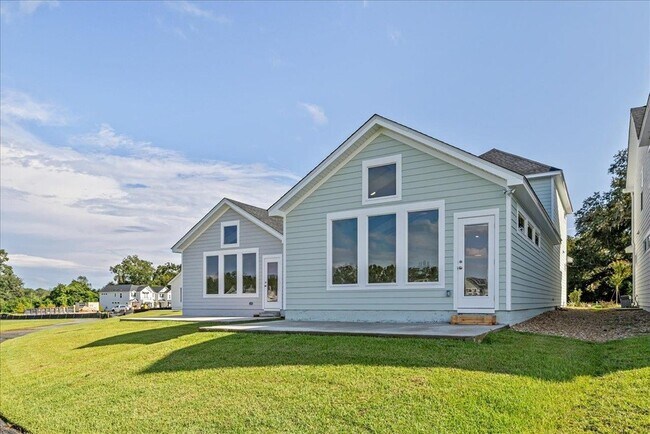Building Photo - 5646 Native Oak Dr