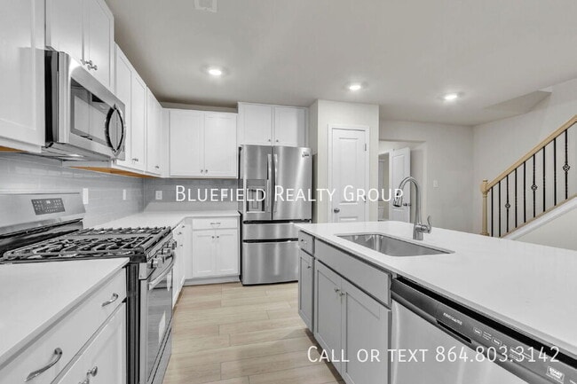 Building Photo - 808 Harper St