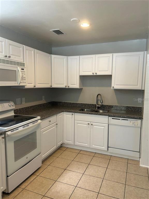 Building Photo - 232 Beverly Blvd