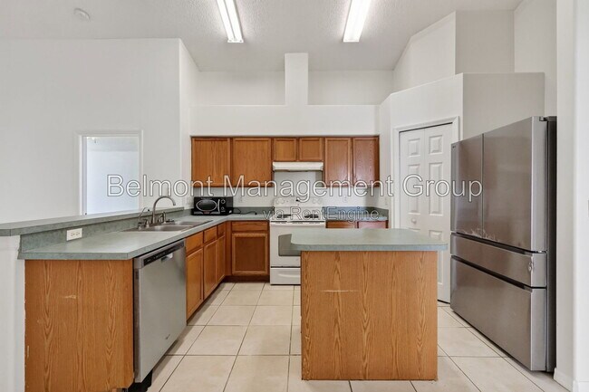 Building Photo - 2127 Korat Ln