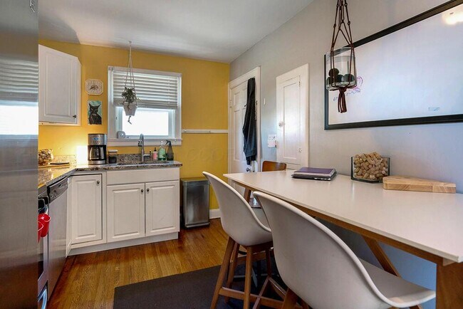 Building Photo - 1607 Elmwood Ave