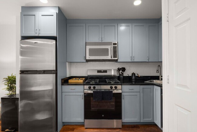 Building Photo - 15 St Marks Pl