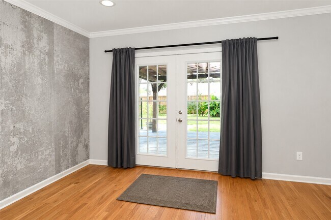 Building Photo - 9531 Weatherwood Dr