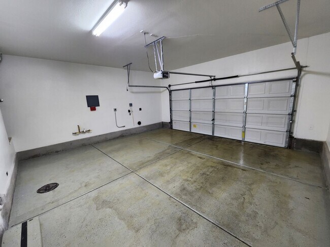 Building Photo - Desirable 3 Bedroom Home at Inspirada Comm...