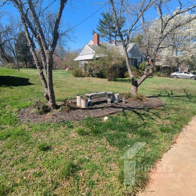 Building Photo - 8 Dargan St