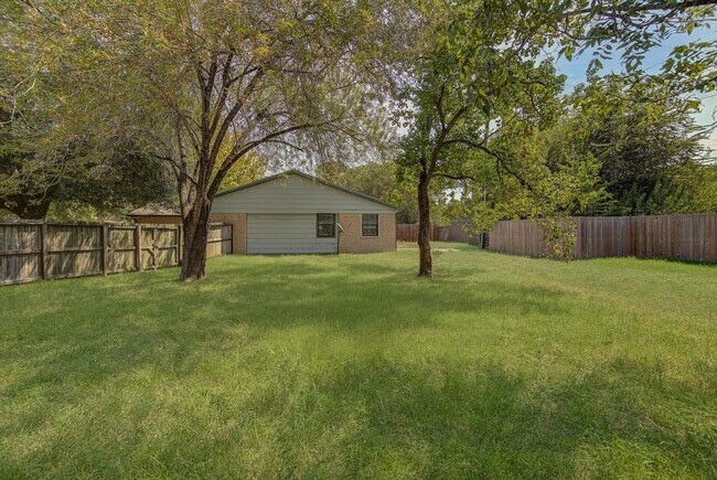 Building Photo - 5702 Golden Grove Ln