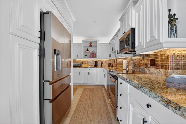 Building Photo - 2780 S Ocean Blvd