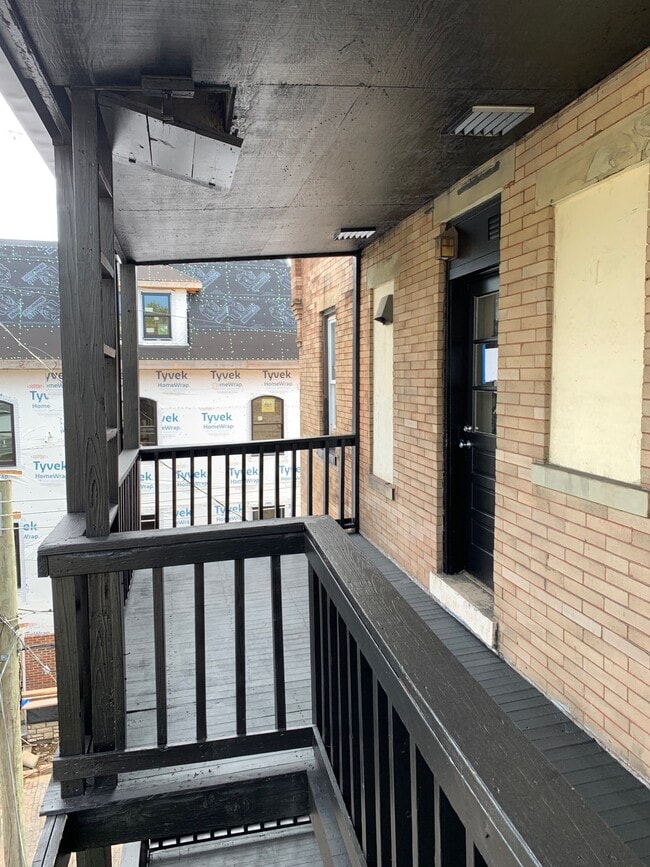 Building Photo - 254 Buttles Ave