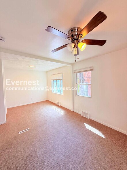 Building Photo - 20527 Rosemont Ave