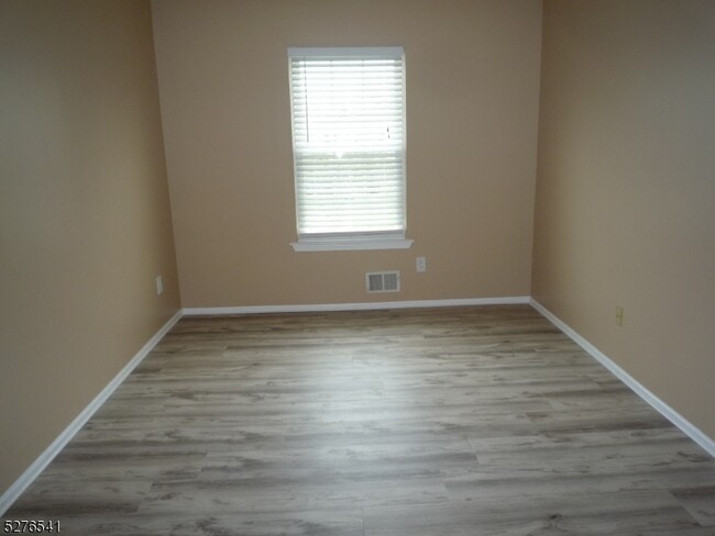 Building Photo - 303 Classon Ct
