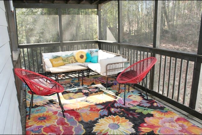 Building Photo - 172 Shallow Ridge Ln NE