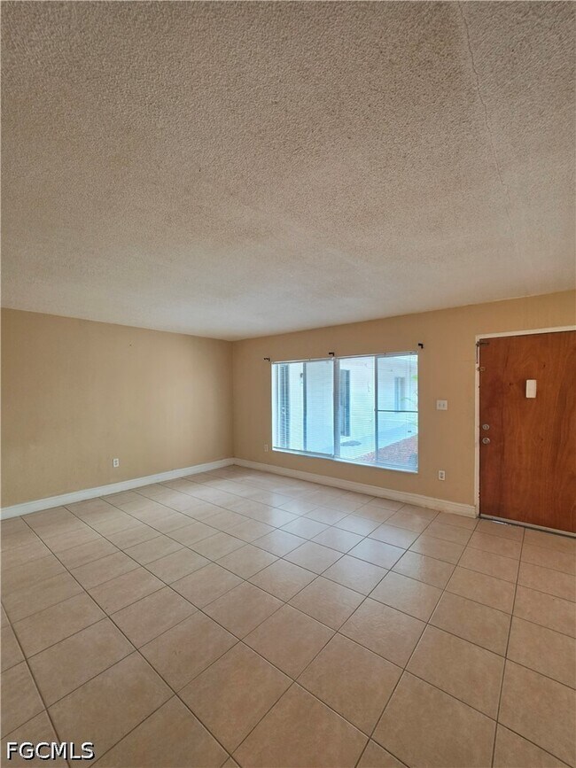 Building Photo - 1830 Maravilla Ave