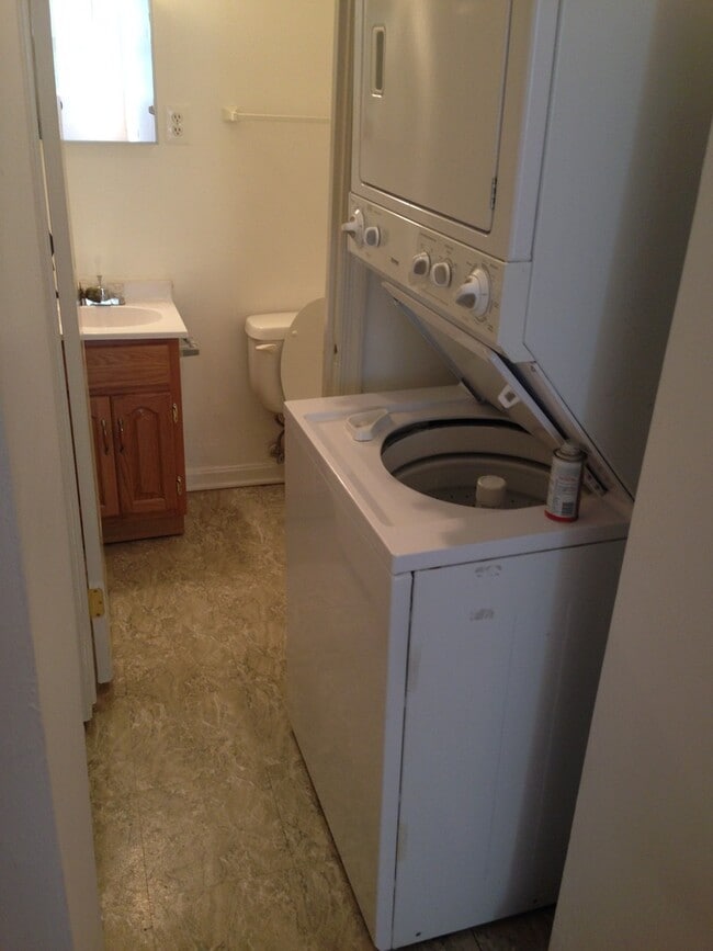 Building Photo - A charming two bedroom one and one half  bath row house located just off New Jersey Ave in the Sh...