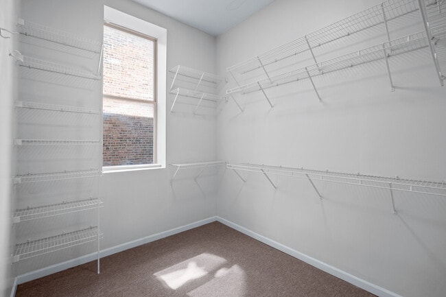 Building Photo - 4545 S Drexel Blvd