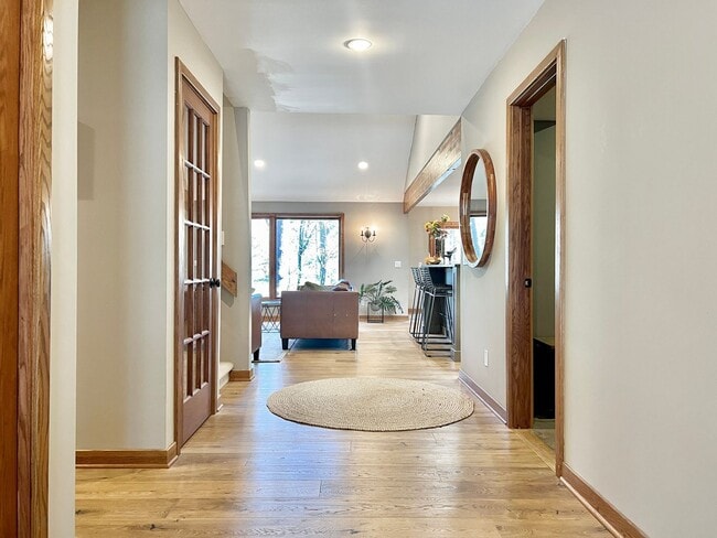 Building Photo - Sophisticated Condo Retreat on Old Mission Peninsula