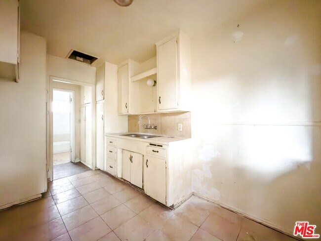 Building Photo - 1107 Date St