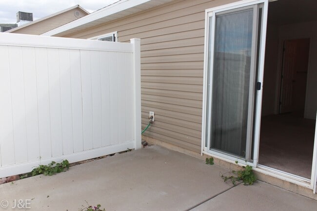 Building Photo - Charming 3-bedroom Home in the Heart of Cedar City